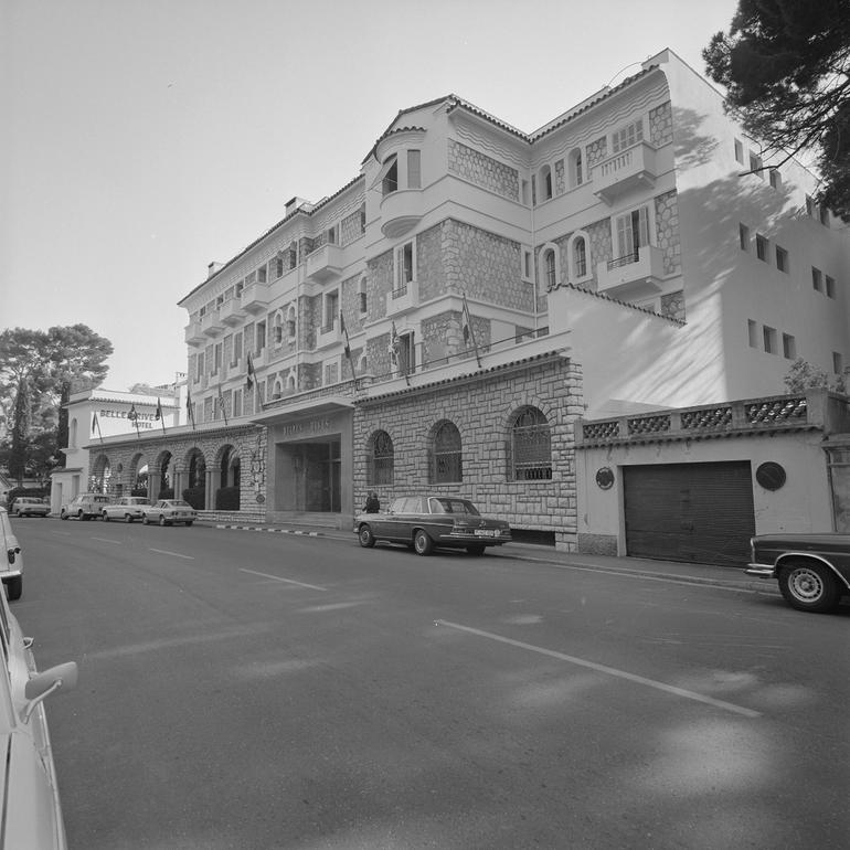 Hôtel "Belles Rives" à Juan-les-Pins, vers 1972, Fonds du laboratoire photographique de l'Equipement (CETE) conservé aux Archives départementales des Alpes-Maritimes 